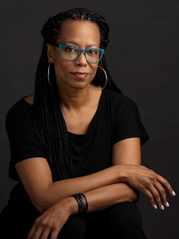 Angela Barnes Headshot